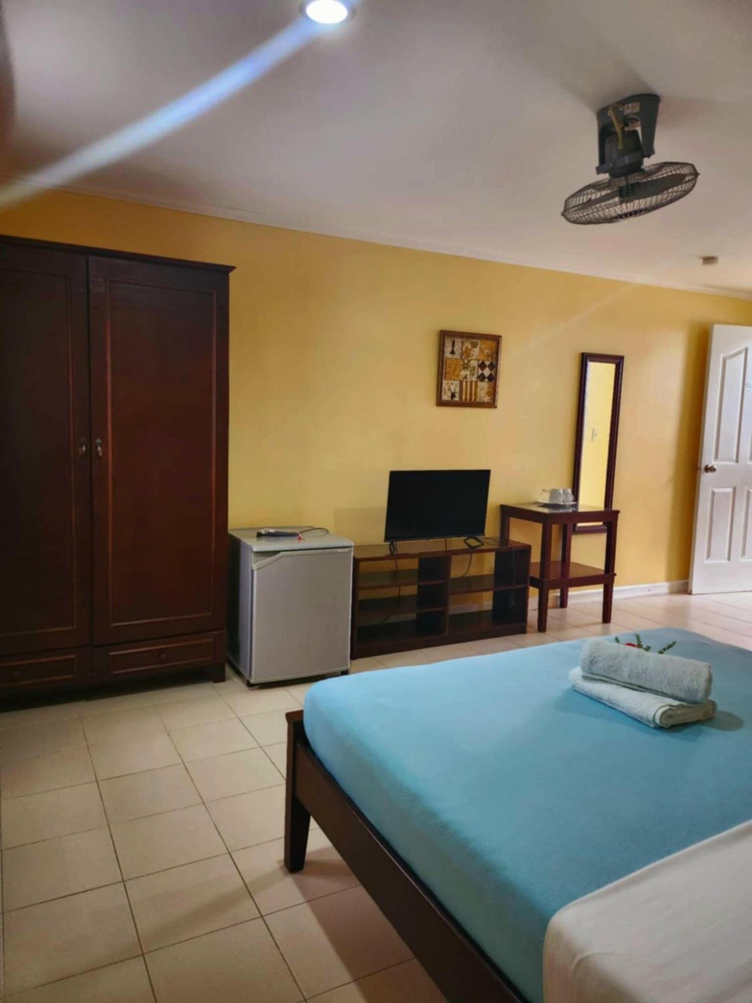Villa Del Pueblo Inn Панглао Экстерьер фото